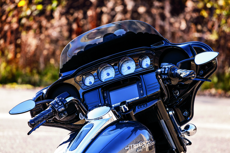 Kuryakyn Switch Panel Acccent Gloss Black - 7278 For Harley Touring 2014-2026