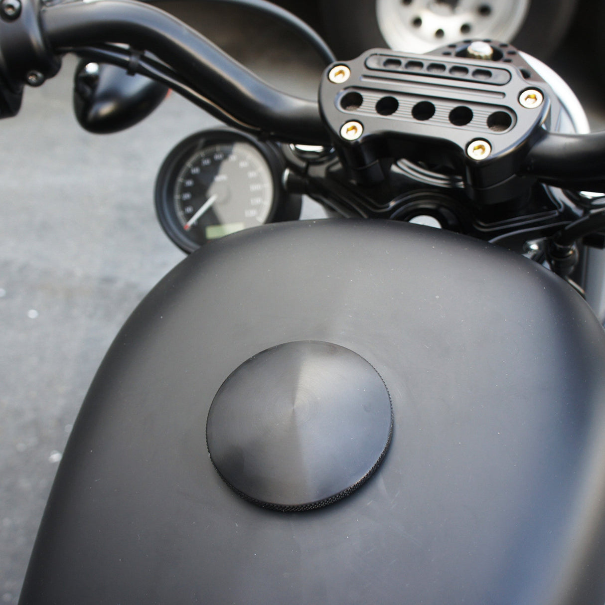 Joker Machine Knurled Series Fuel Cap - 10-444B For Harley Motorcycles 1996-2024