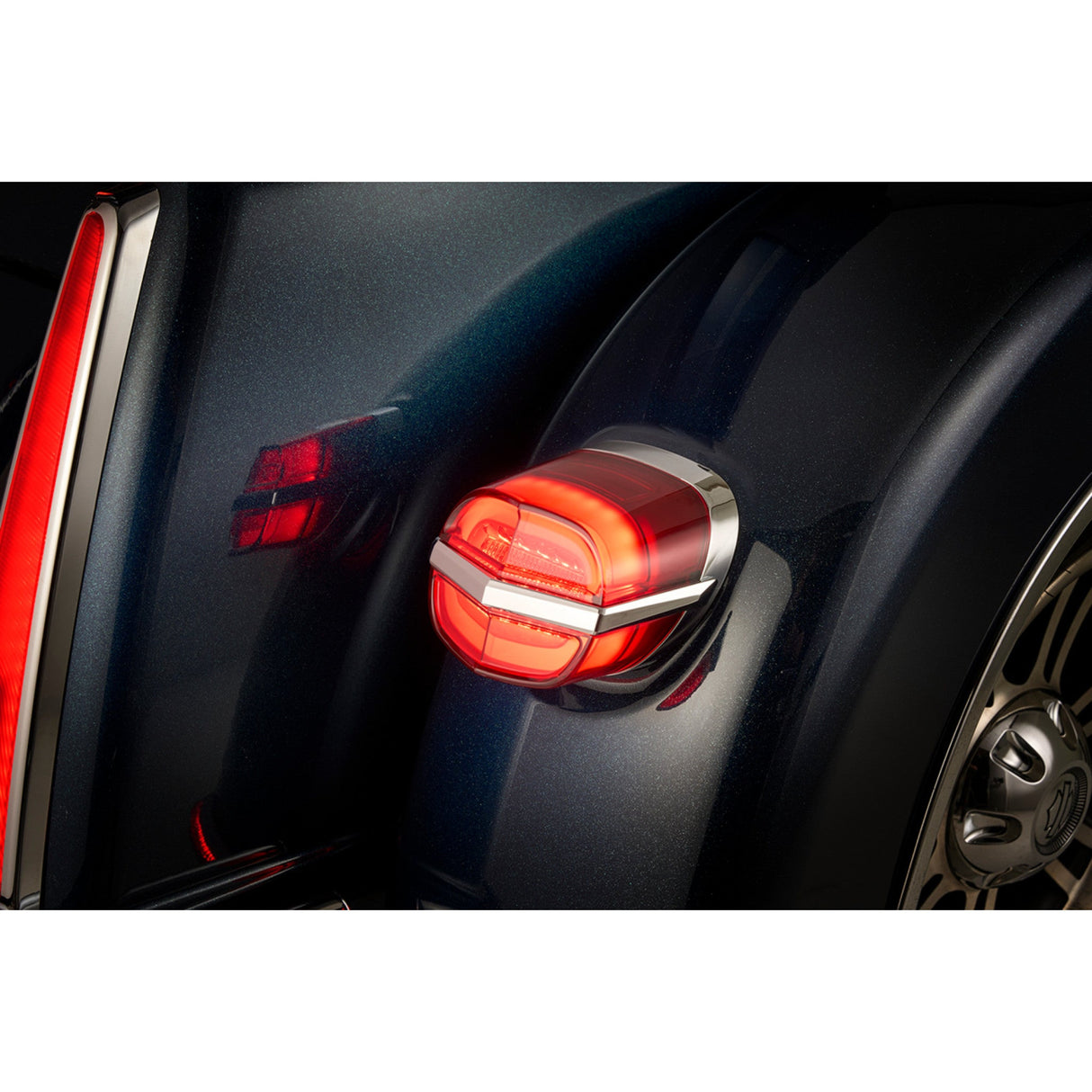 CIRO 2010-1525 40933 Taillights - Light Smoke Lens - Tri Glide