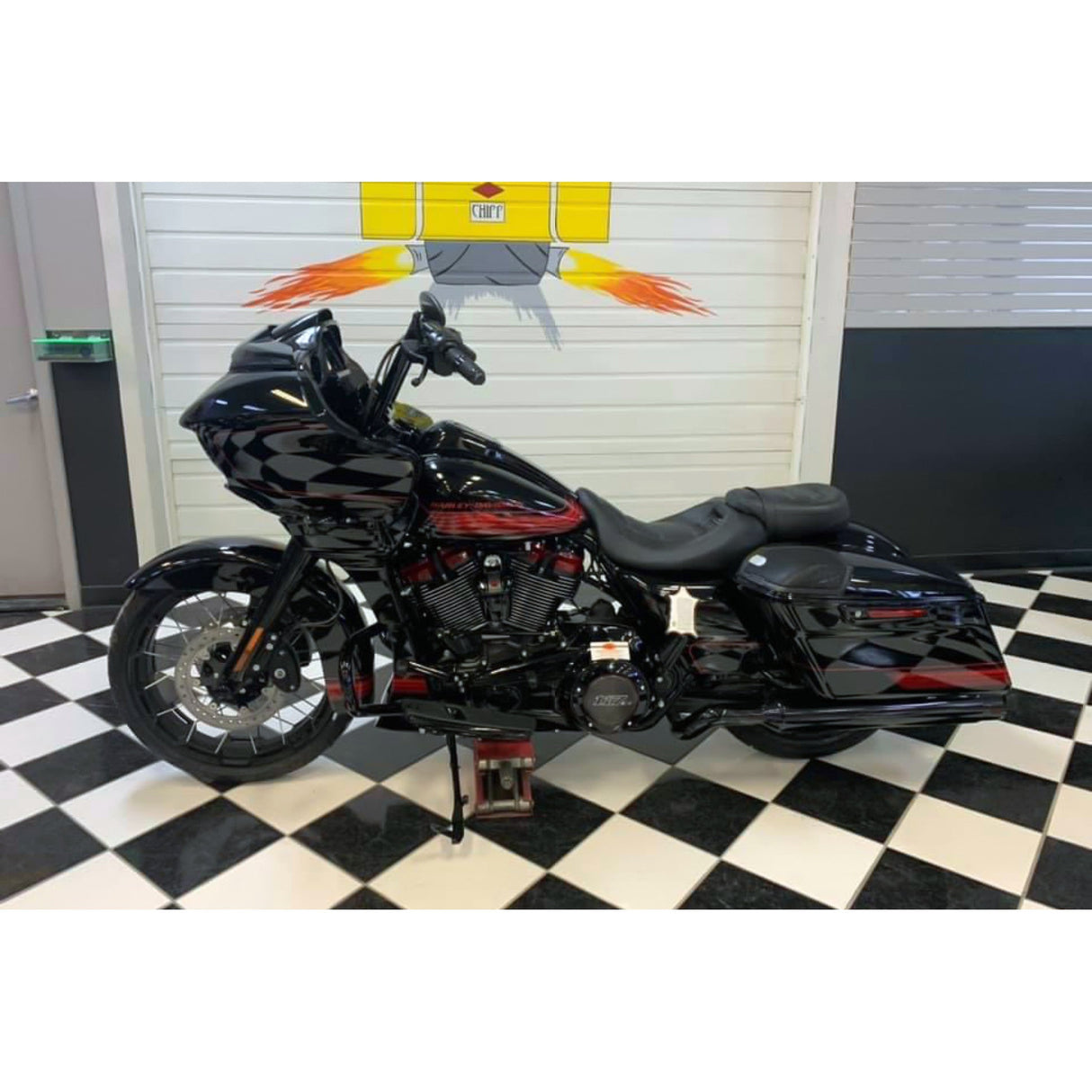 FAT Baggers INC. 1-1/4" EZ Install Flat Top Handlebar 12" Black - 706012-B For Harley Road Glide 2015-2022