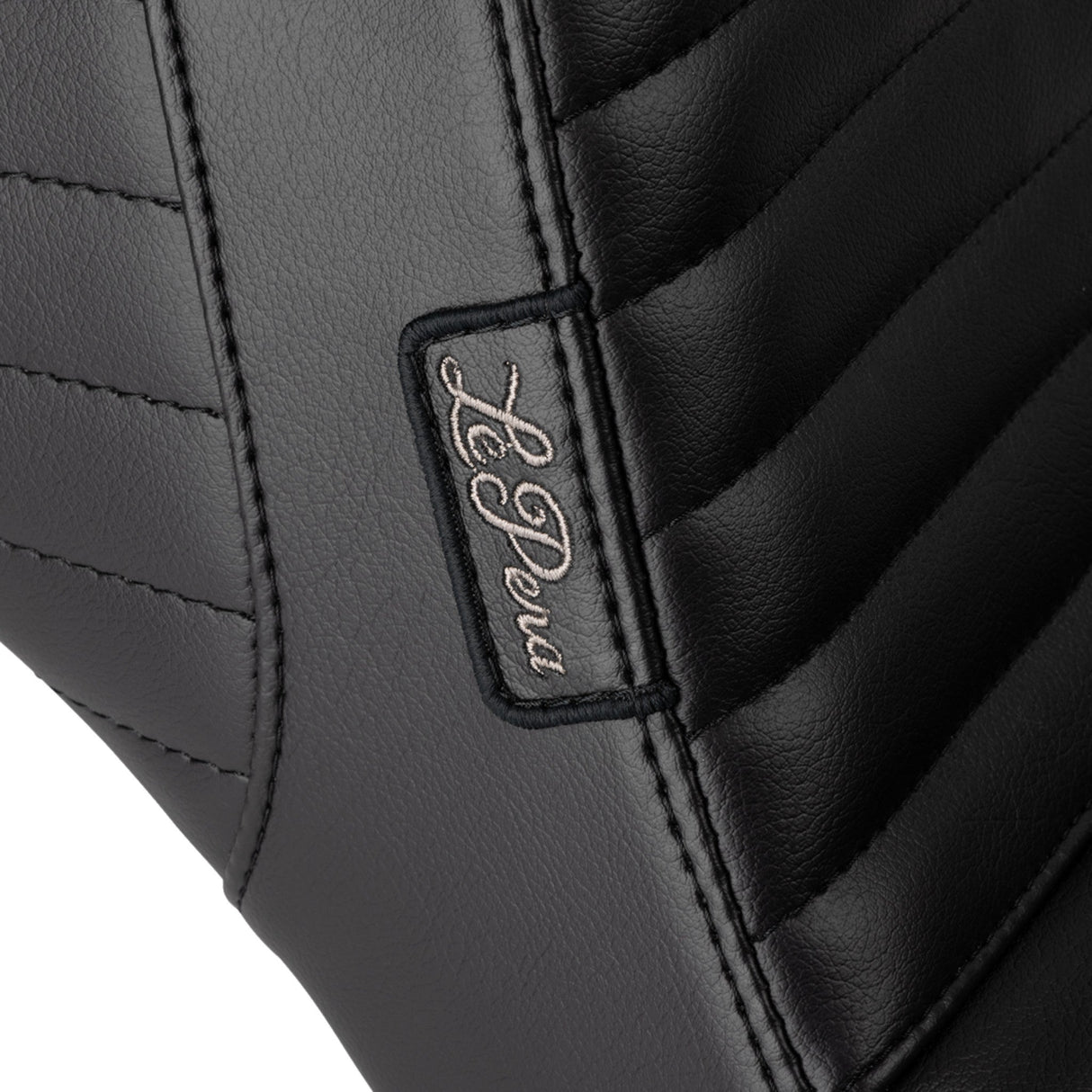 LE PERA 0802-1541 LYR-580DLPT Tailwhip Daddy Long Legs Low Rider Seat - Pleated - Black - FL/FX '18-'23