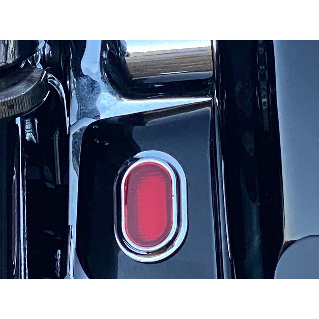 CUSTOM DYNAMICS 2040-2745 CD-PLUG-RC PLUGZ™ Antenna Grommet Lights - Red Lens - Chrome