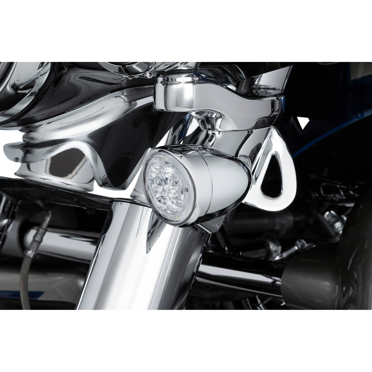 CIRO 2040-2907 45403 LED Fang® Front Signal Light Inserts with Bezel - Turn Signal Insert - Front - Chrome/Clear