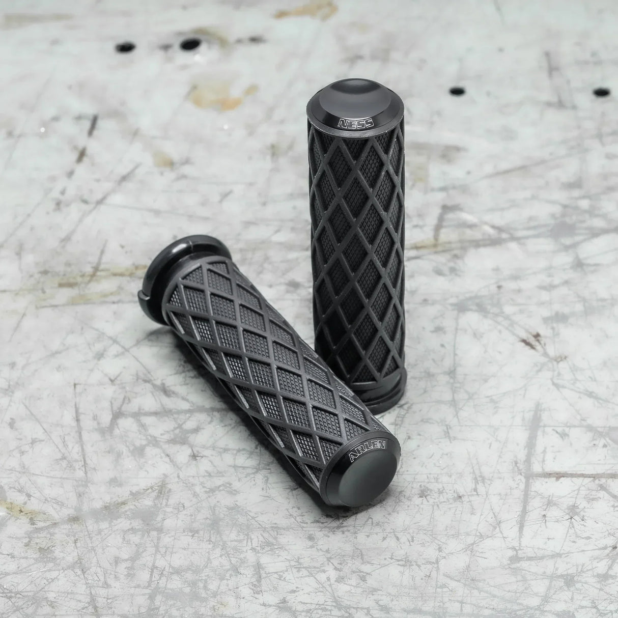 Arlen Ness Diamond Grips - 500-007 For Harley Motorcycles 2008-2025