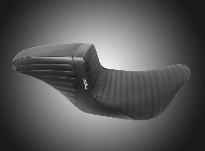LE PERA 0801-1869 LV-597PTGP Kickflip Seat — Gripper/Pleated - Pleated w/ Gripp Tape - FLH/FLT '23-'24