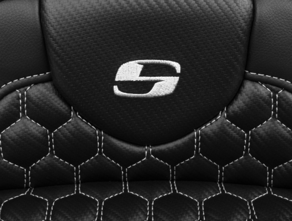 Saddlemen Roadsofa™ Extended Reach Seat With Backrest Honeycomb Silver Stitch - 823-07-190B5 For Harley Touring 2023-2026