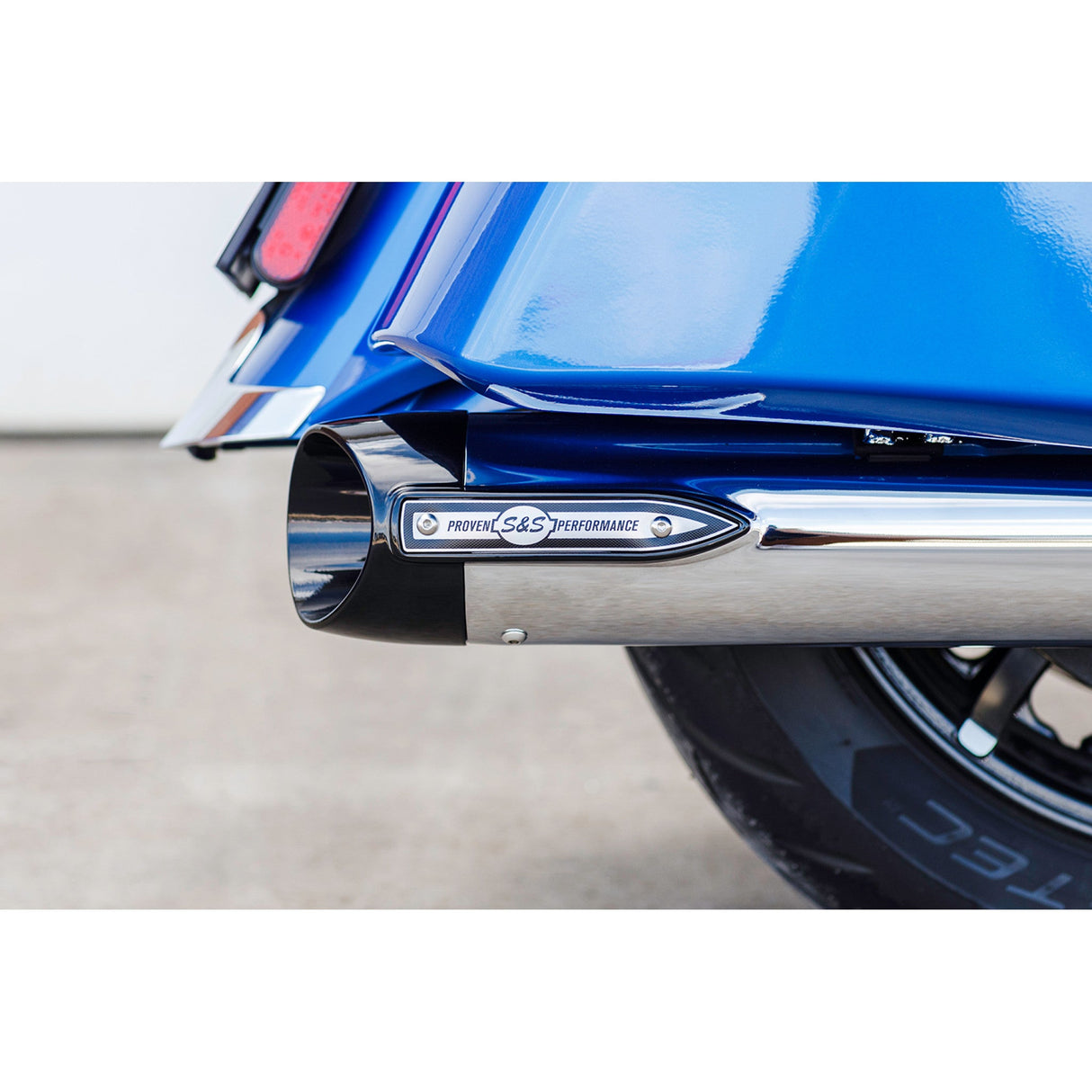 S&S Cycle 4" Broadhead Slip-On Mufflers Slash Cut Chrome - 550-1076 For Indian 2014-2022