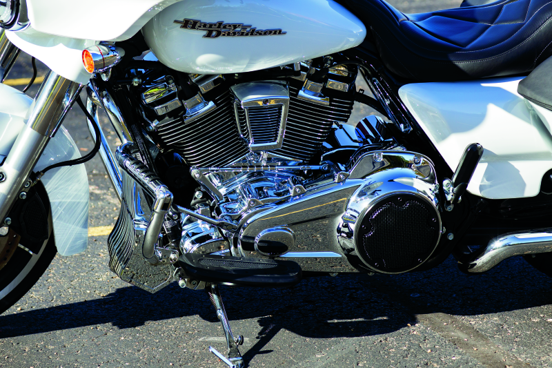 Kuryakyn 6527 Mesh Derby Cover Black