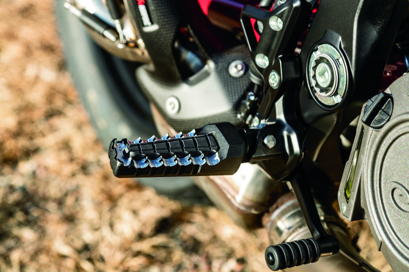 Kuryakyn Splined Adaptor Black - 3289 For Indian FTR 2019