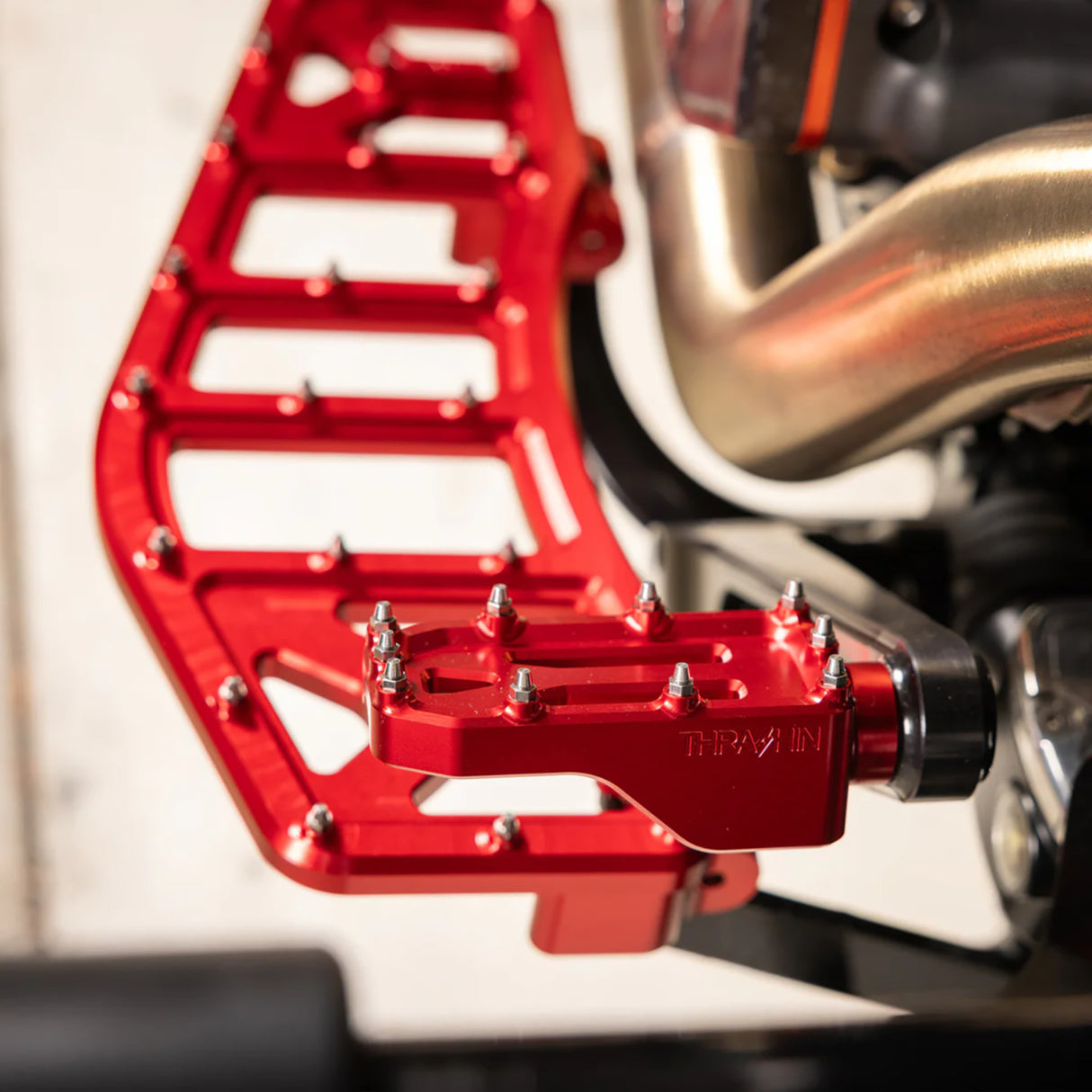 THRASHIN SUPPLY CO. 1610-0763 TSC-2221-2 Aggressor Brake Pedal red - touring
