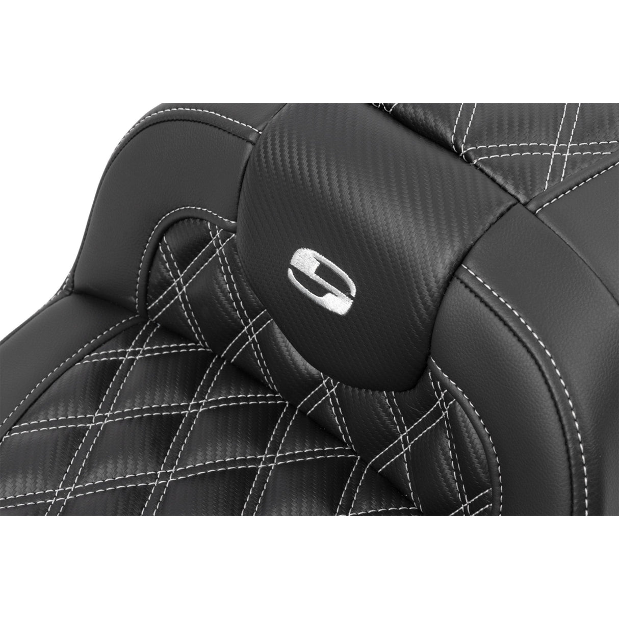 Saddlemen Roadsofa™ Lattice Stitch Seat With Backrest Carbon Fiber Silver Stitch - 823-07-206B5 For Harley Touring 2023-2026