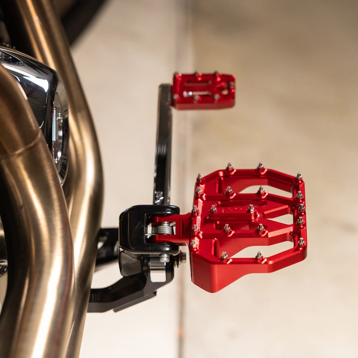 Thrashin Supply CO. Mini Aggressor Floorboards Red Rear - TSC-2031-2-D For Harley Motorcycles 1972-2025