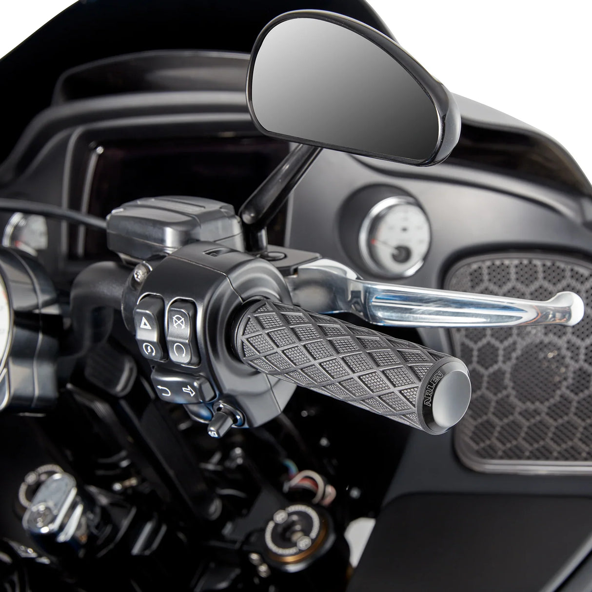 Arlen Ness Diamond Grips - 500-007 For Harley Motorcycles 2008-2025