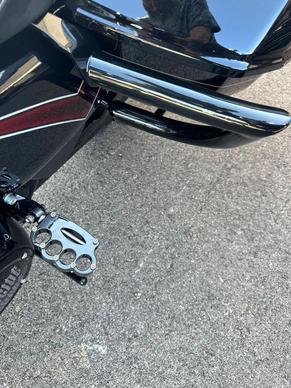 Siouxicide Choppers Brass Knuckle Front Passenger Pegs Chrome, Front & Rear For Harley Softail 2018-2026