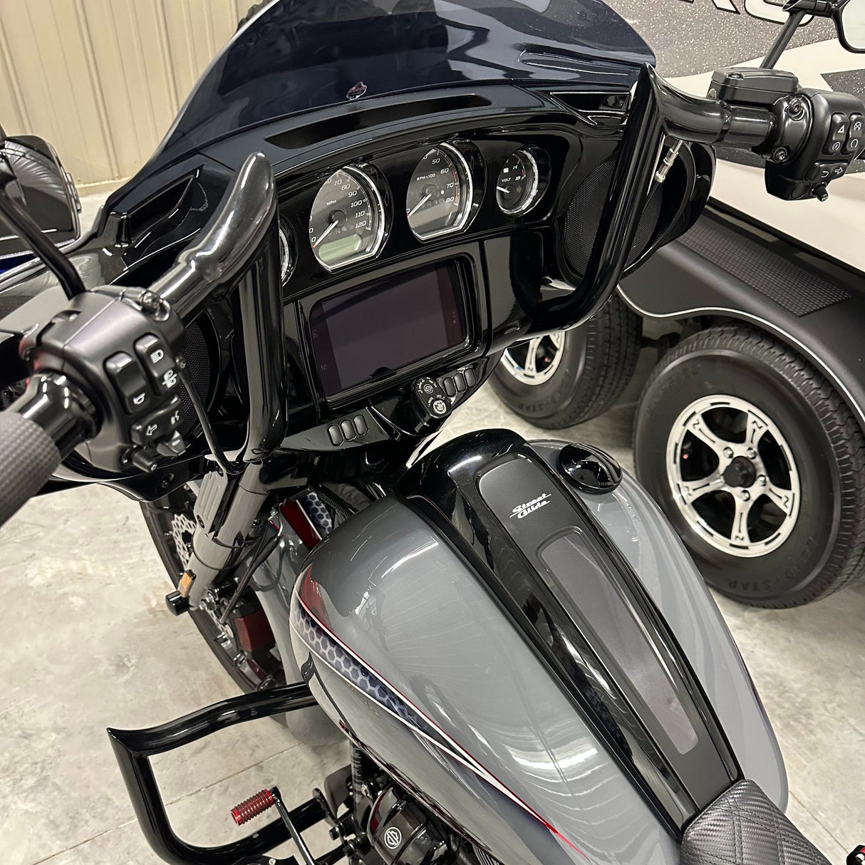 Siouxicide Choppers Villain Street Glide Handlebars - 1 1/2 in, 16 in, For 2014-2023 Street Glide Pre-Wired, Chrome
