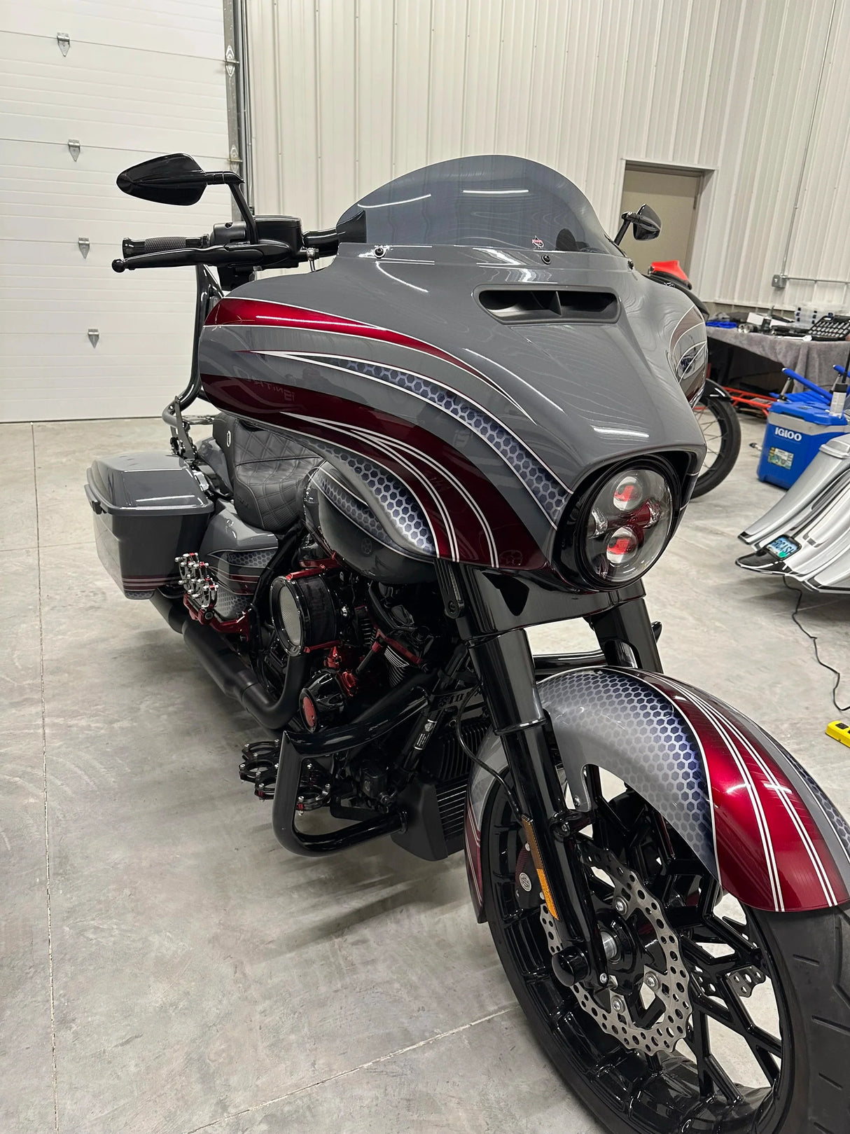 Siouxicide Choppers Villain Street Glide Handlebars 1 1/2 In, 18 In For Harley Street Glide 2026
