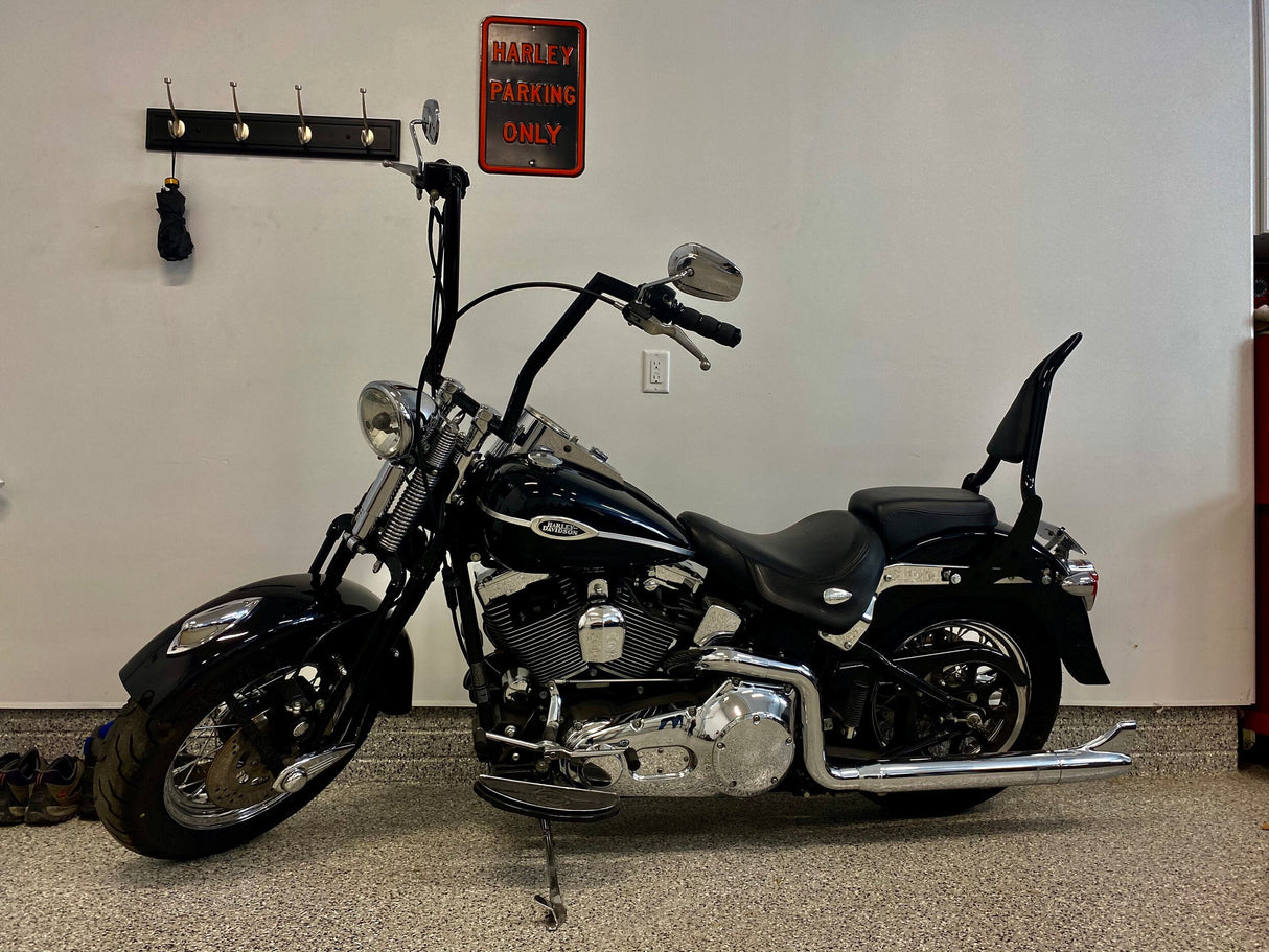Siouxicide Choppers Softail Excalibur Backrest 1 1/4 In, Short 16, Chrome, Non-Perforated Pad Double Diamond Red For Harley Softail 2018-2026
