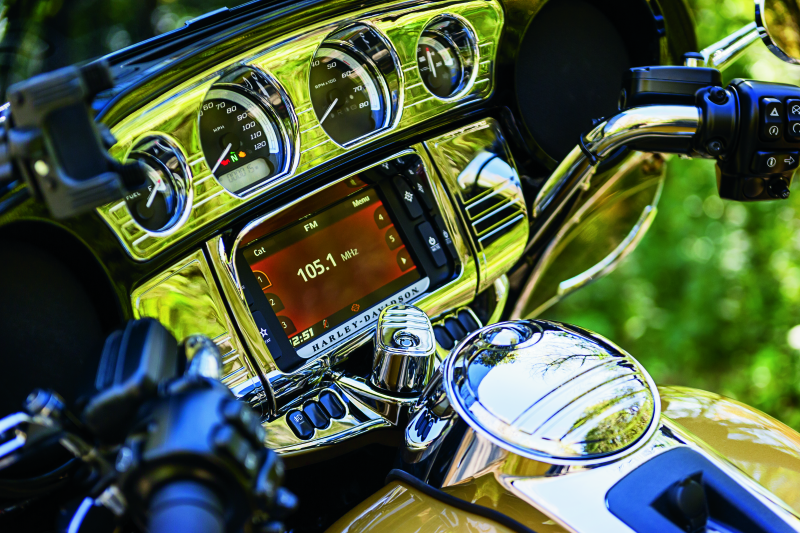 Kuryakyn 7284 Tri-line Gauge Trim 14-Up Touring Models Chrome