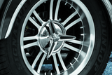 Kuryakyn Knock-Off Center Caps For Trikes Chrome - 1243 For Harley Touring 2009-2013