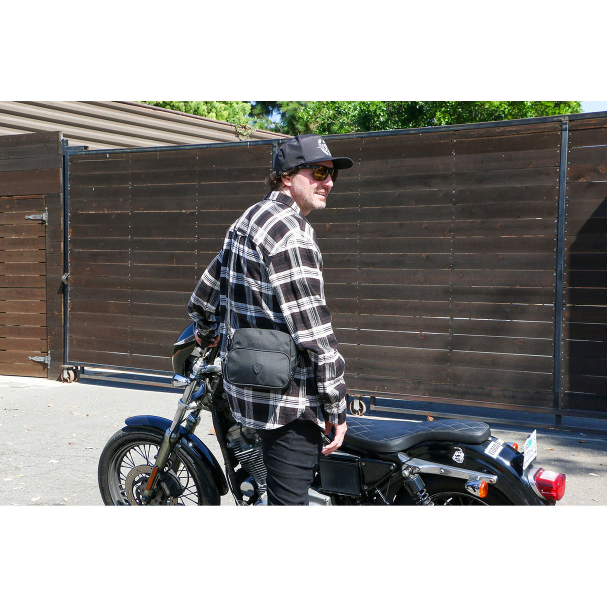 NELSON RIGG 3510-0175 GLHB-L Greg Lutzka Signature Cruiser Handlebar Bag Greg Lutzka Signature Handlebar Bag - Black