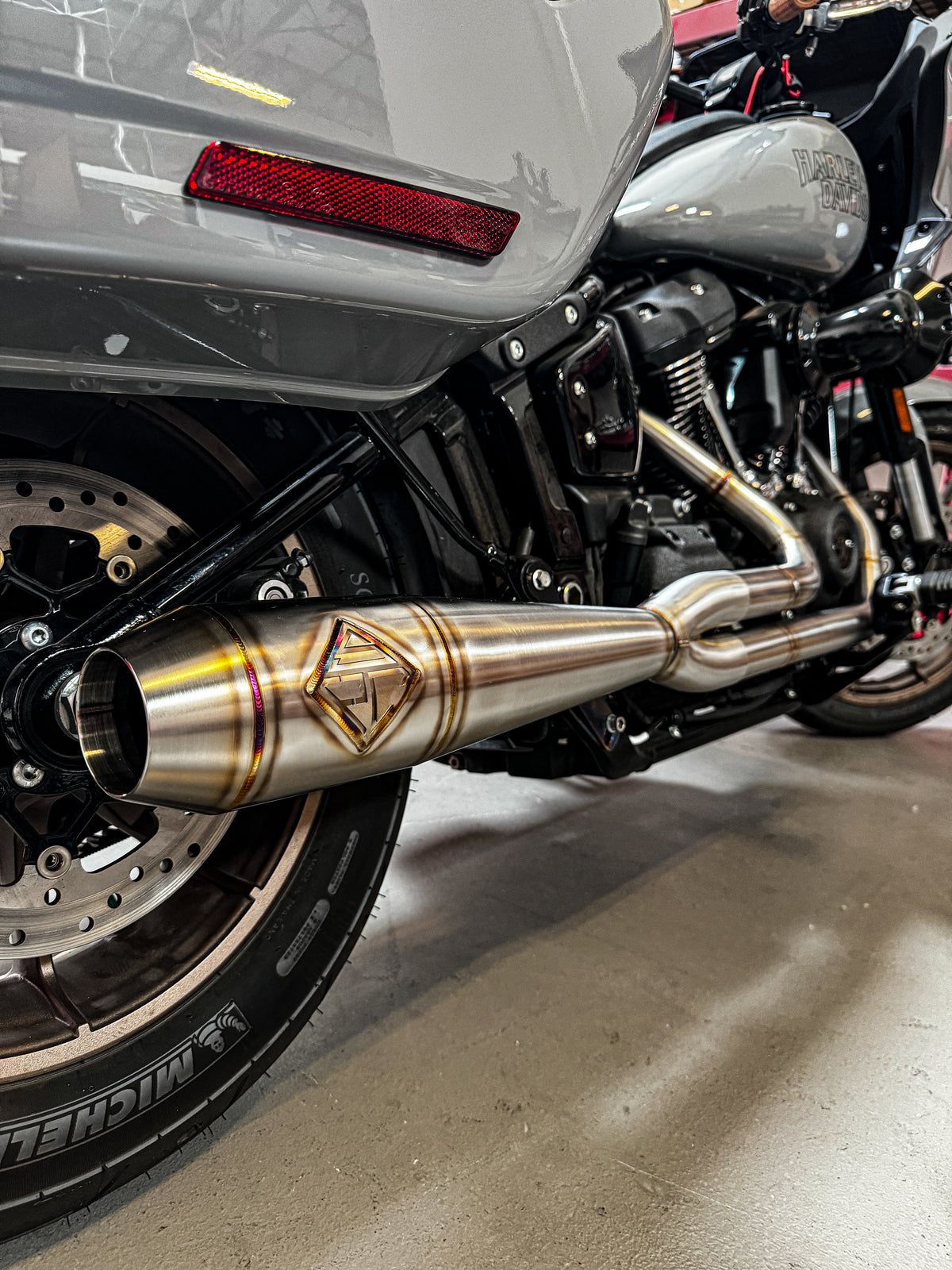 2018-2026 M8 SOFTAIL - MID LENGTH "ELSINORE"