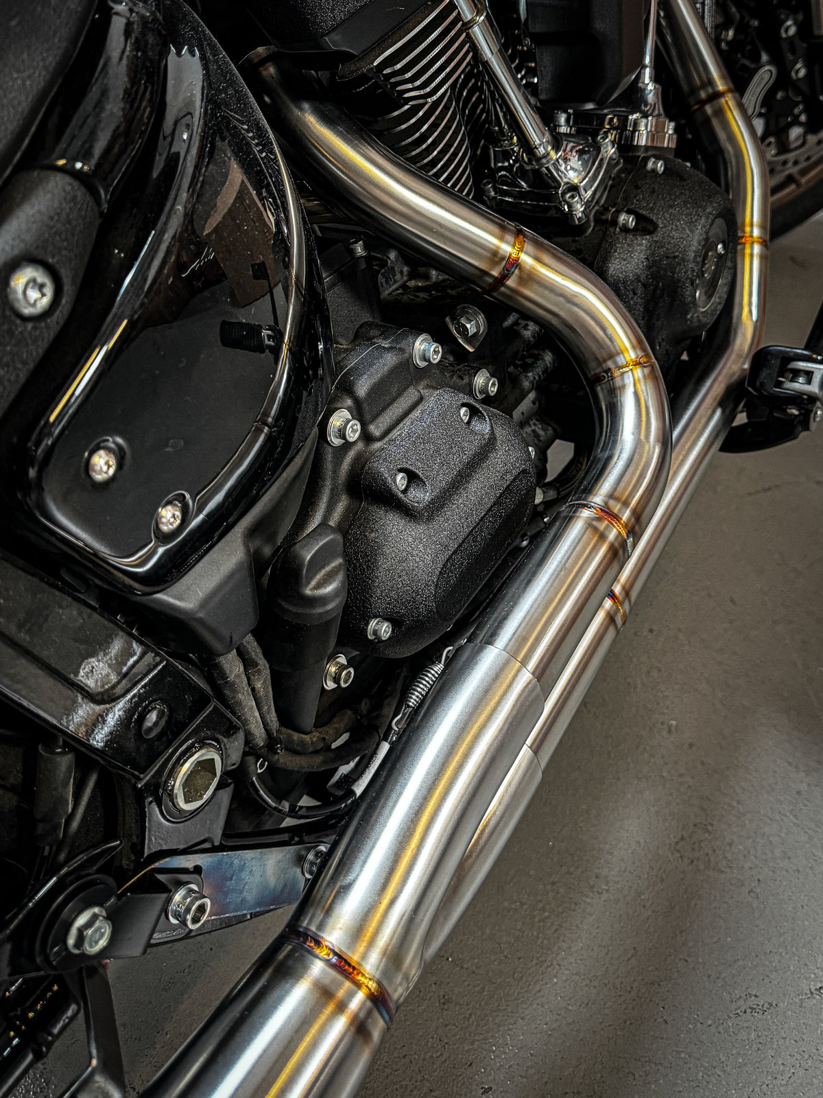 2018-2026 M8 SOFTAIL - MID LENGTH "ELSINORE"