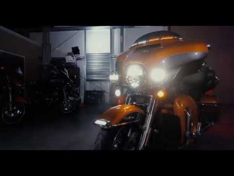 CUSTOM DYNAMICS 2020-1592 PB-BB-AW-JAEBS ProBEAM® Ringz Bullet Bezel LED Turn Signal - JAE CVO - Gloss Black - Smoke Lens